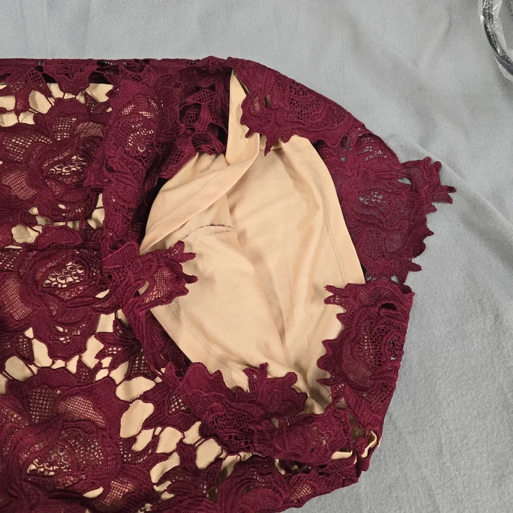 Lulus Burgundy Floral Crochet Lace‎ Halter Sheath Dress Maroon Size M